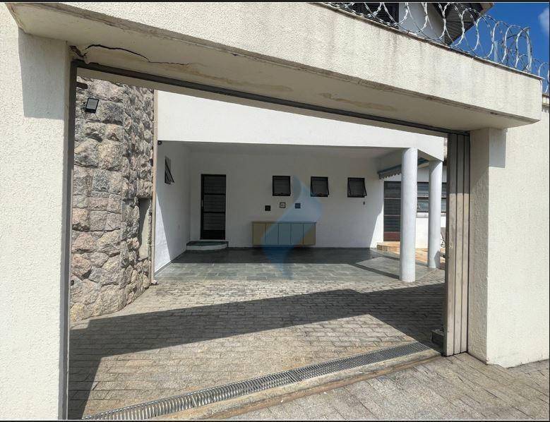 Casa à venda e aluguel com 3 quartos, 193m² - Foto 2
