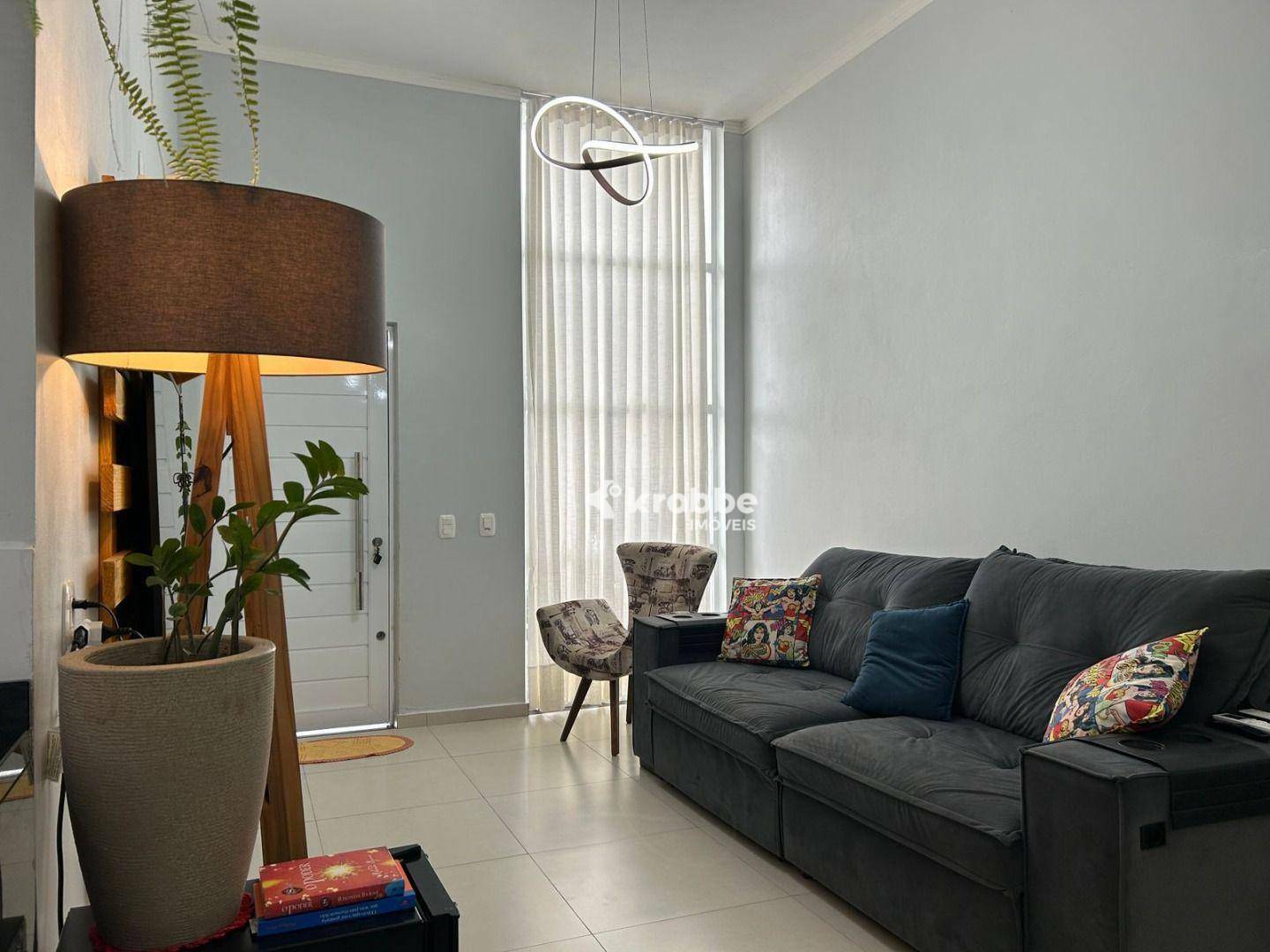 Casa à venda com 2 quartos, 84m² - Foto 2