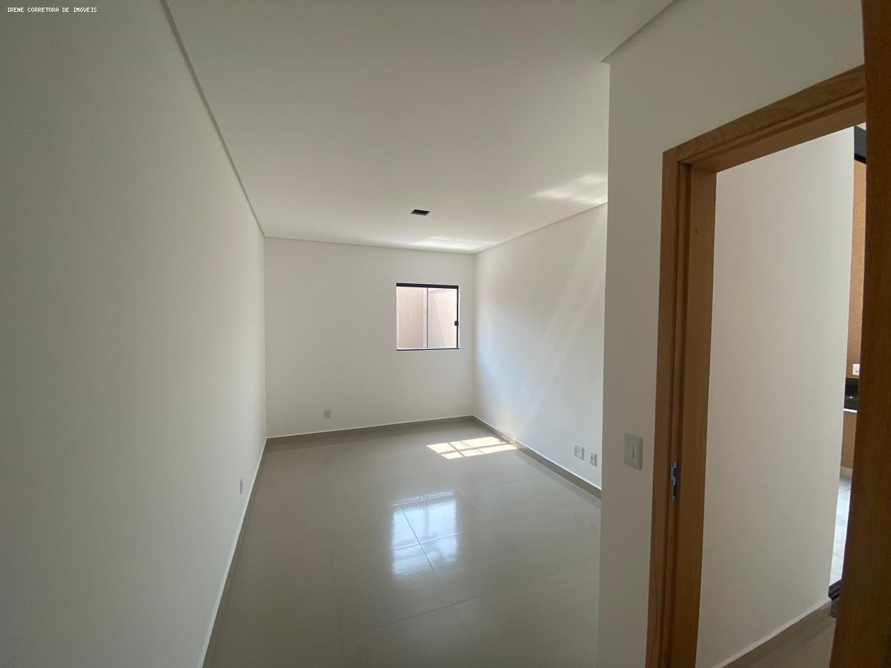 Casa à venda com 3 quartos, 210m² - Foto 11