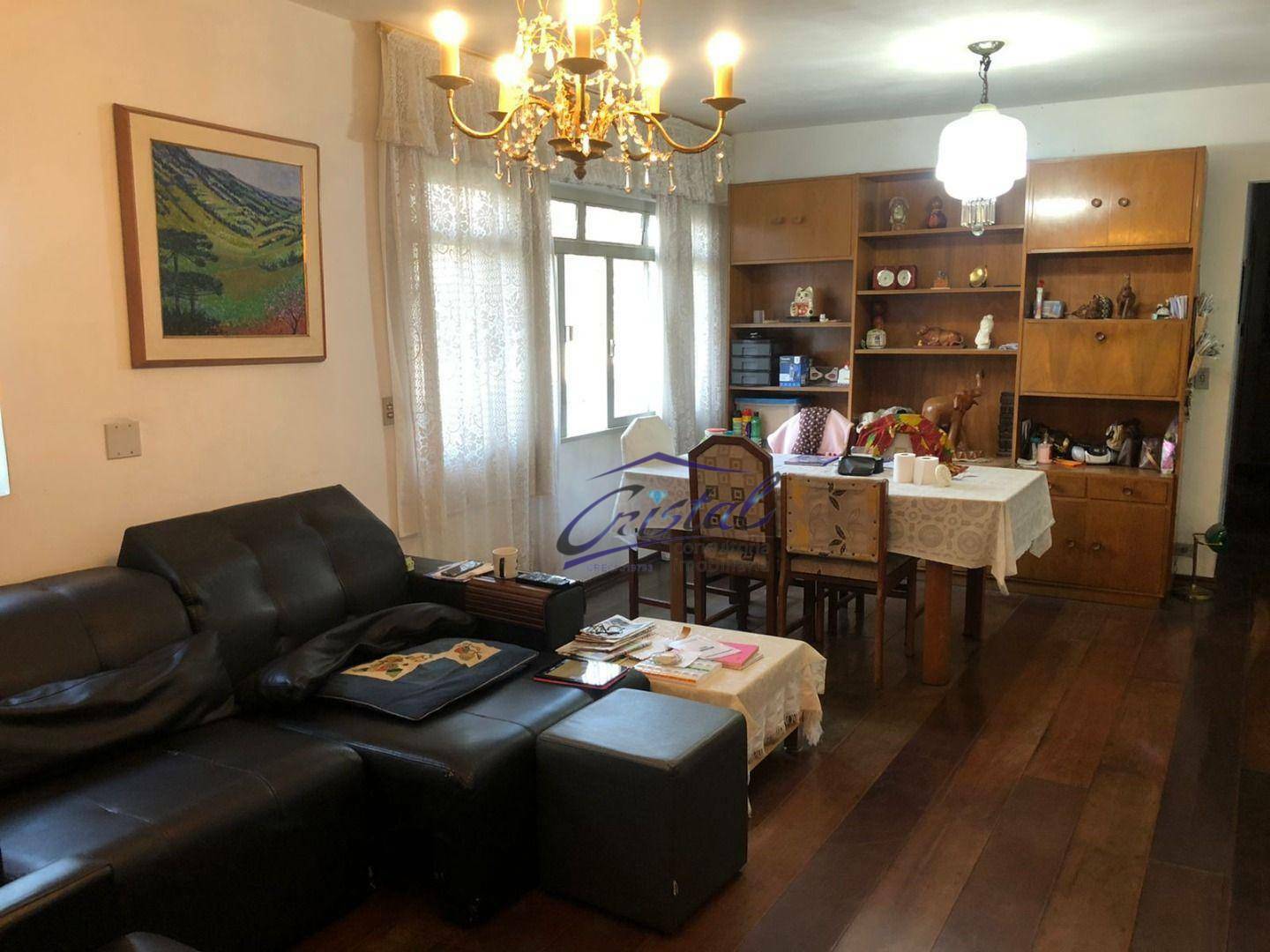 Casa à venda com 2 quartos, 210m² - Foto 1