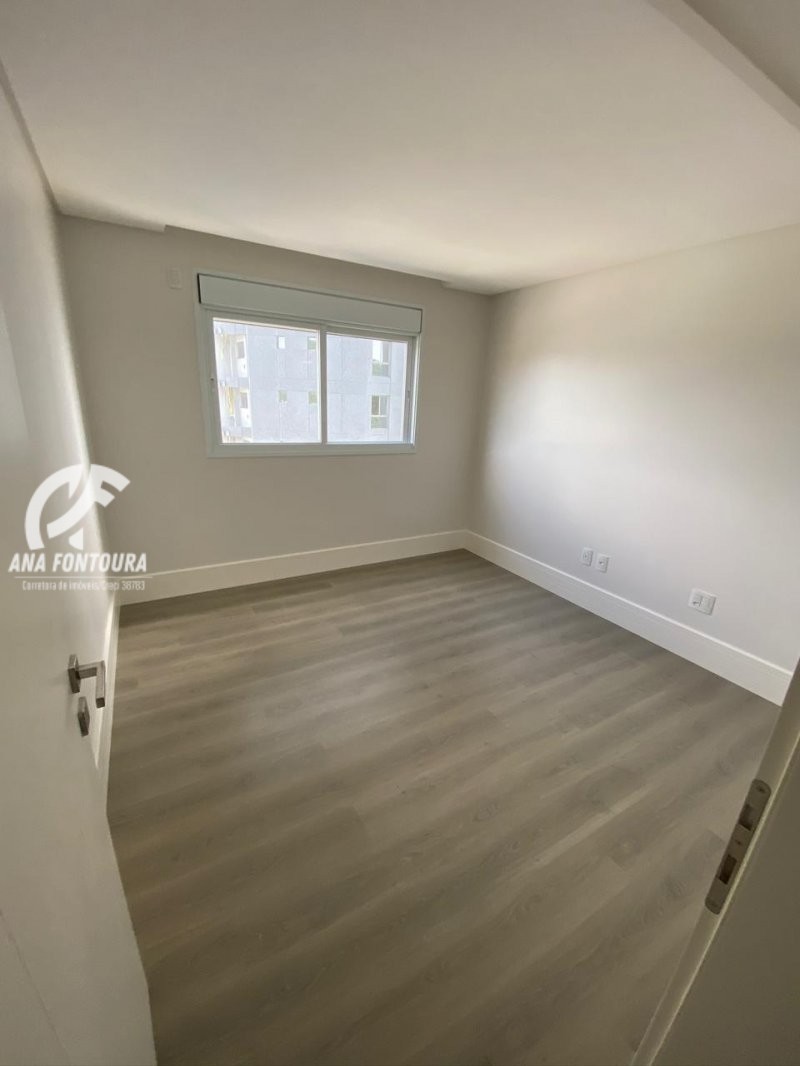 Apartamento à venda com 4 quartos, 237m² - Foto 10