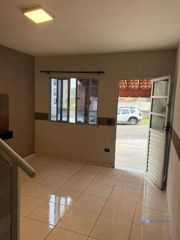 Sobrado à venda com 2 quartos, 72m² - Foto 4