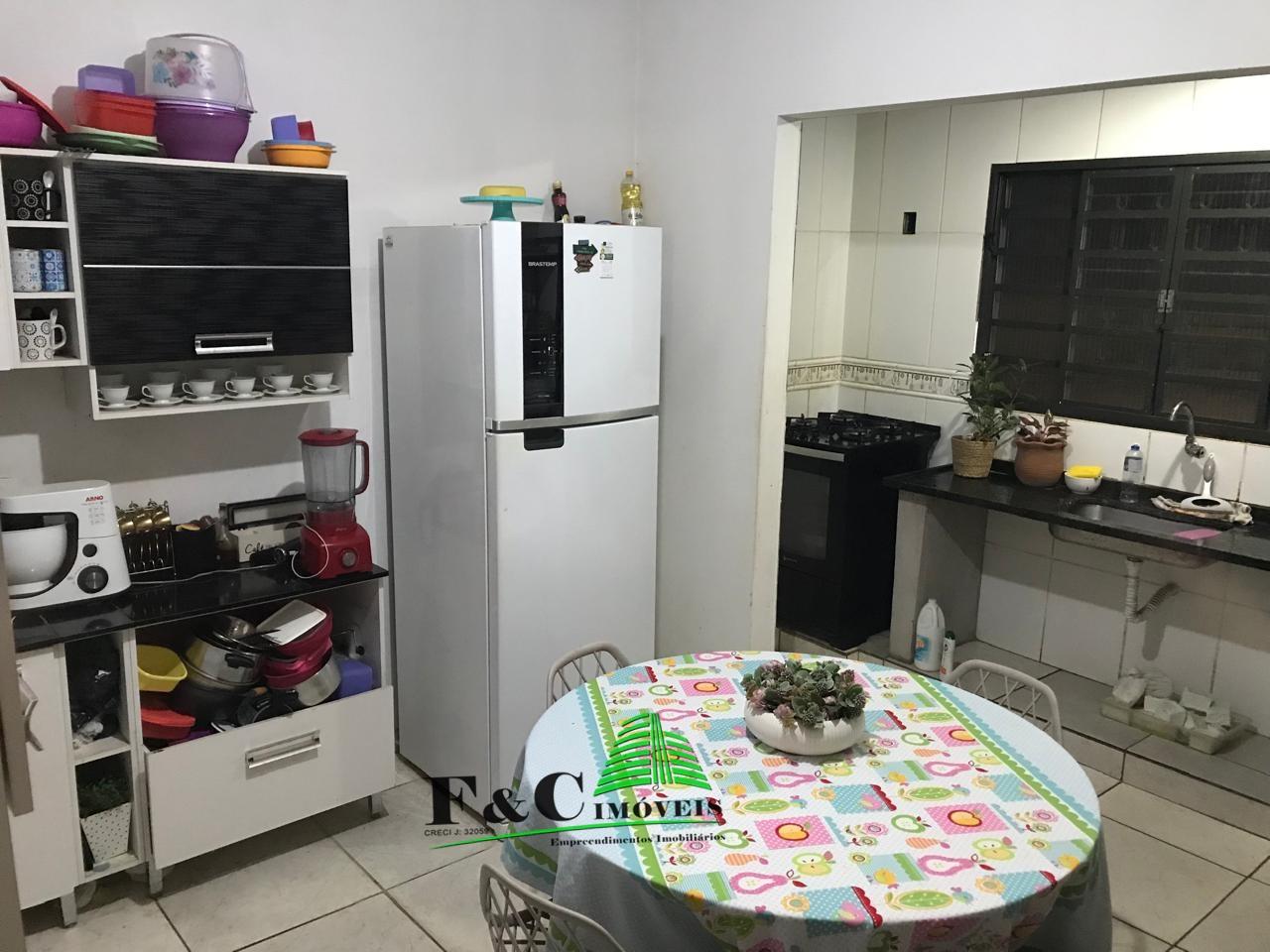 Casa à venda com 3 quartos, 250m² - Foto 9