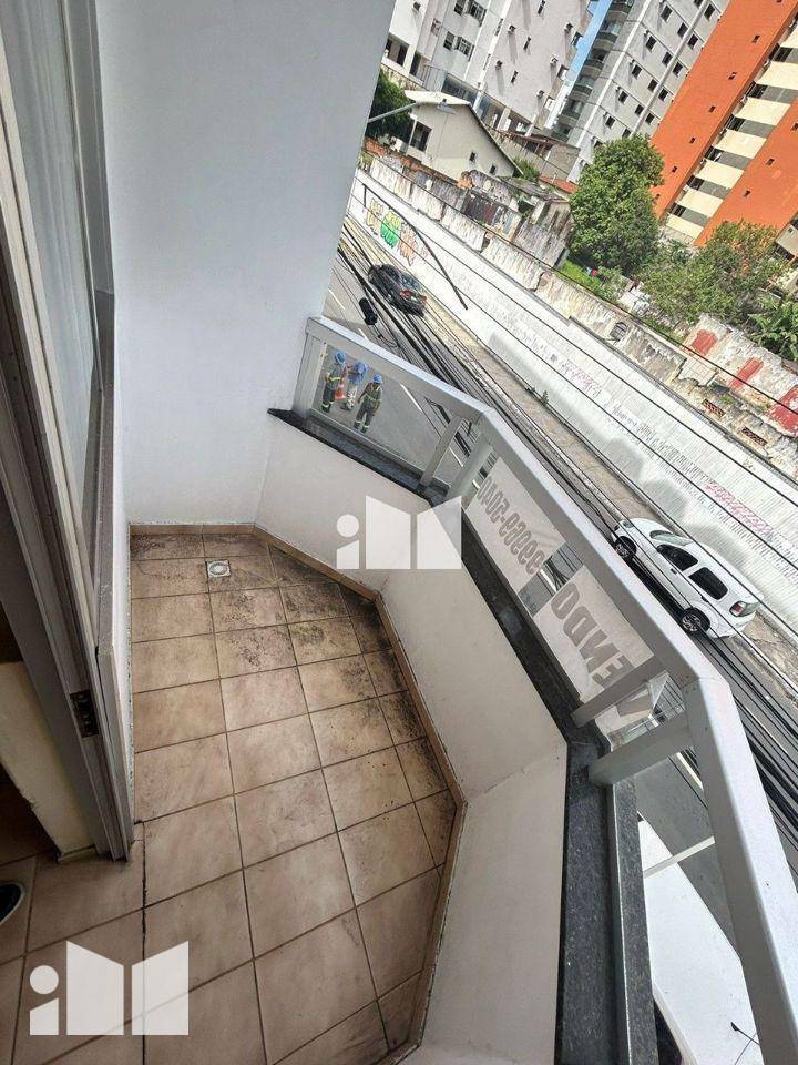 Apartamento à venda com 3 quartos, 132m² - Foto 2