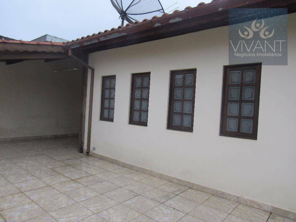 Casa à venda com 3 quartos, 180m² - Foto 4