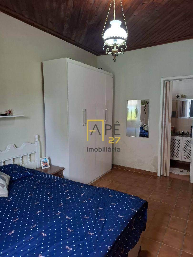 Casa à venda com 3 quartos, 200m² - Foto 14