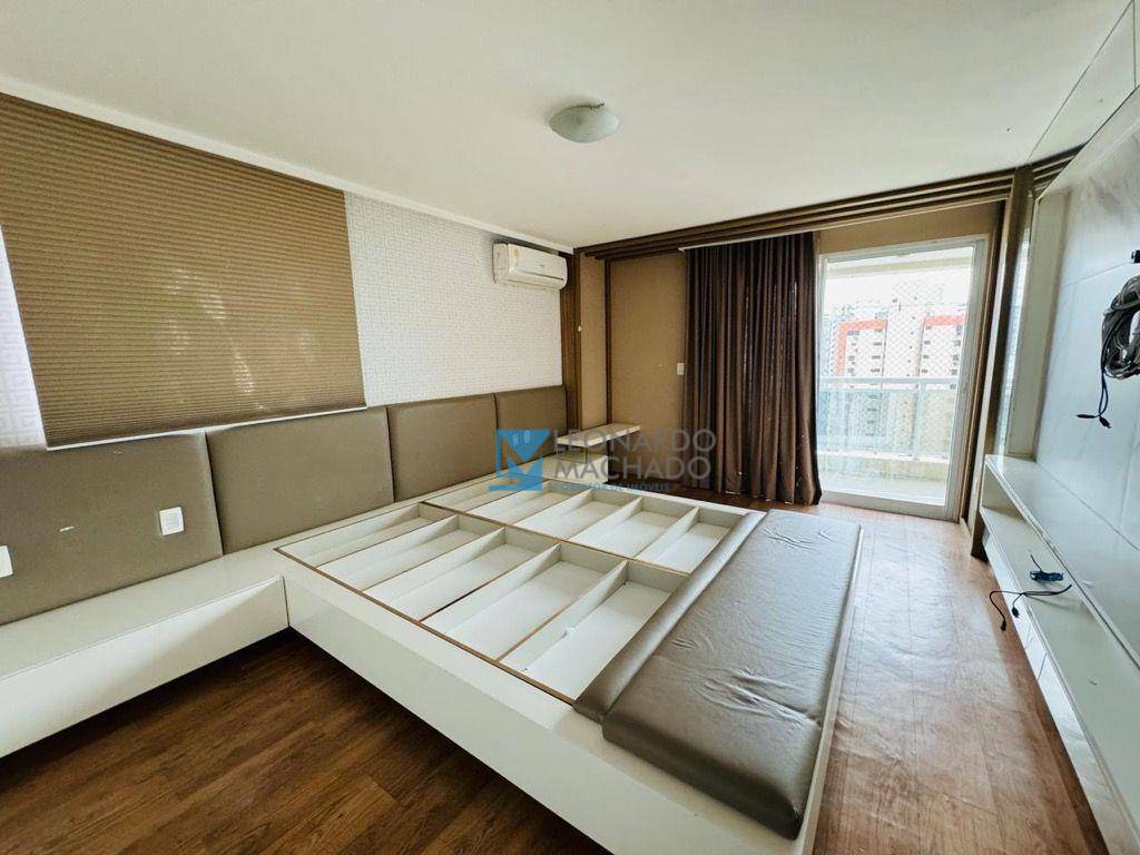 Apartamento à venda com 3 quartos, 217m² - Foto 14