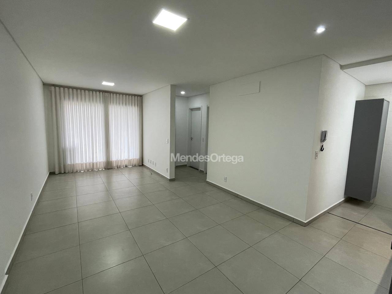 Apartamento para alugar com 2 quartos, 72m² - Foto 4
