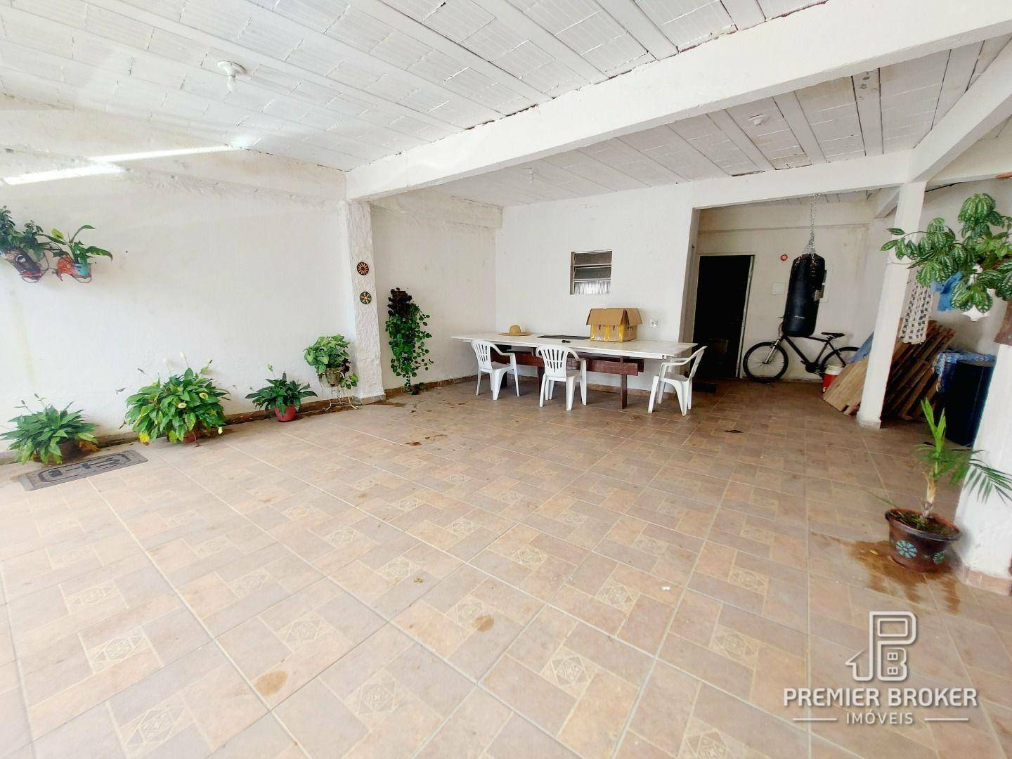 Casa à venda com 3 quartos, 98m² - Foto 29