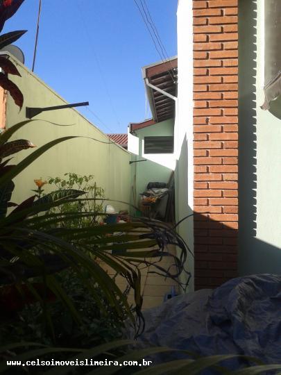 Casa à venda com 3 quartos, 250m² - Foto 3