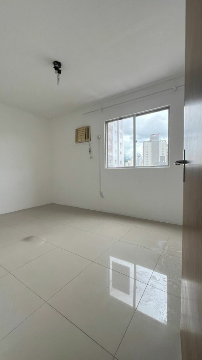 Apartamento à venda e aluguel com 3 quartos, 74m² - Foto 17