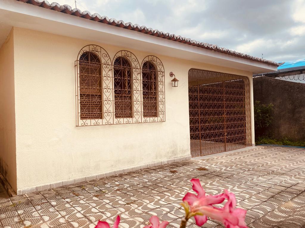 Casa à venda com 3 quartos, 300m² - Foto 2