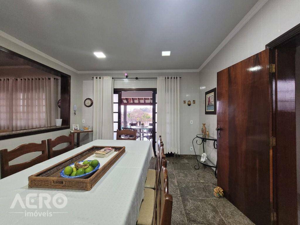 Casa à venda com 4 quartos, 363m² - Foto 49