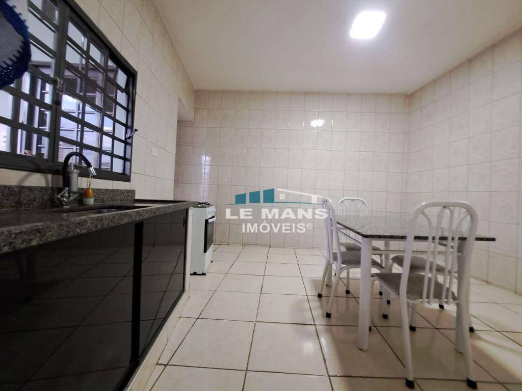 Casa à venda com 4 quartos, 250m² - Foto 22