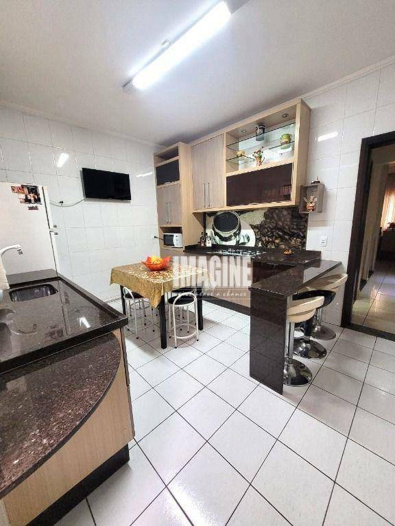 Sobrado à venda com 3 quartos, 140m² - Foto 4