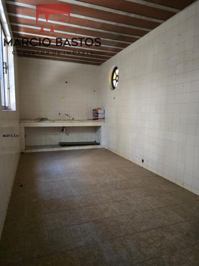 Casa à venda com 3 quartos, 500m² - Foto 3