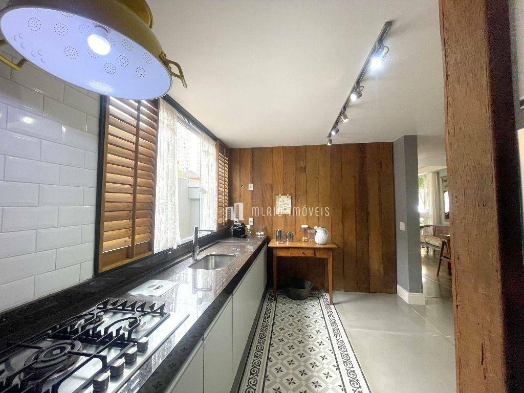 Casa de Condomínio à venda com 3 quartos, 211m² - Foto 8