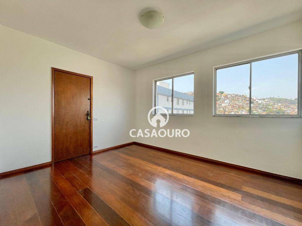 Apartamento à venda com 3 quartos, 110m² - Foto 2