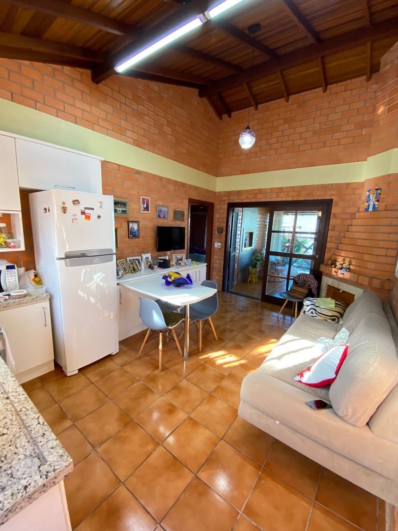 Casa à venda com 2 quartos, 61m² - Foto 8