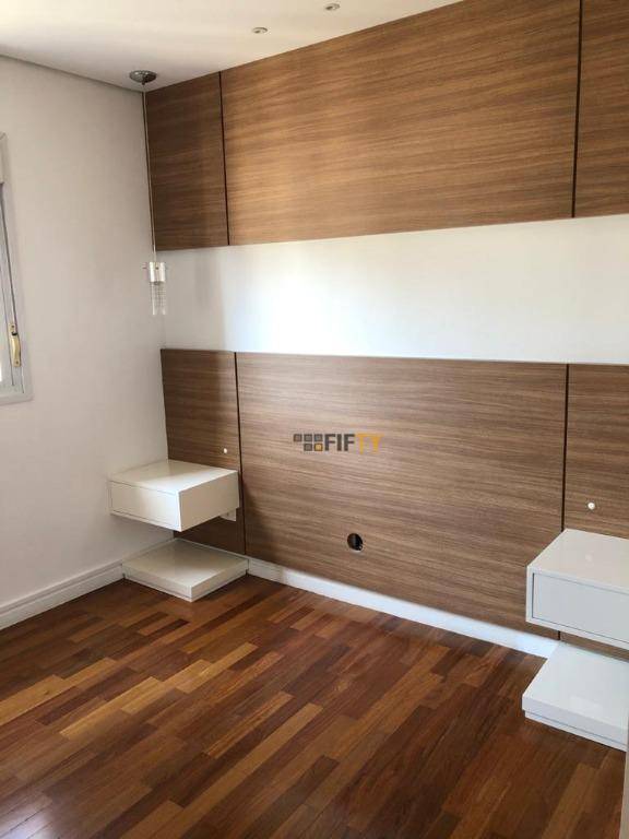 Apartamento para alugar com 3 quartos, 124m² - Foto 13