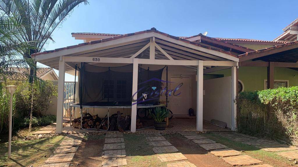 Casa à venda com 3 quartos, 250m² - Foto 2