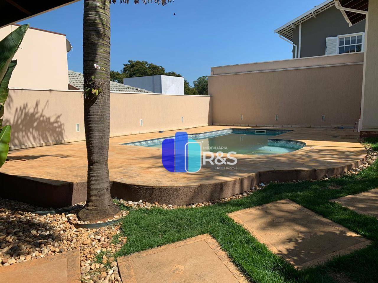Casa de Condomínio para alugar com 3 quartos, 256m² - Foto 14