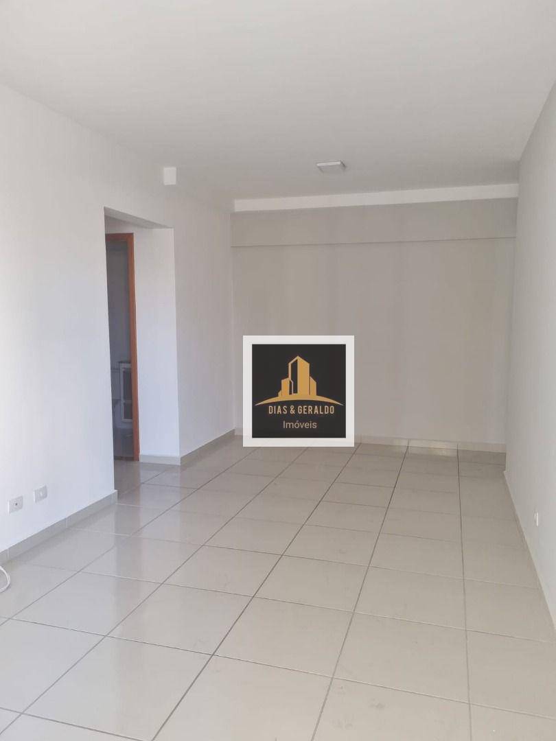 Apartamento à venda com 2 quartos, 77m² - Foto 5