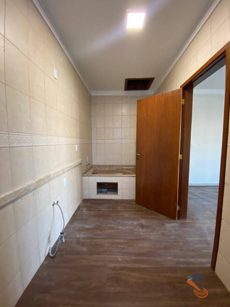 Casa à venda com 3 quartos, 260m² - Foto 14