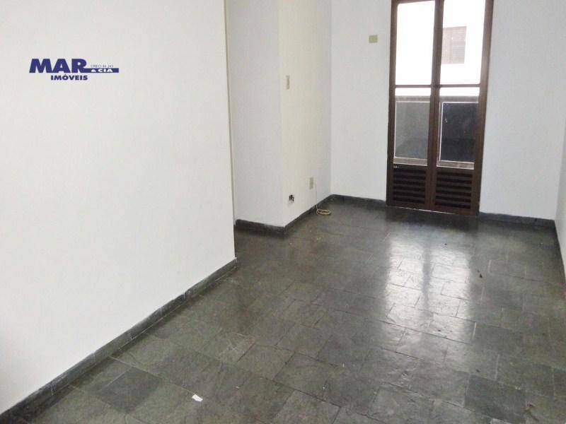 Apartamento à venda com 2 quartos, 80m² - Foto 2