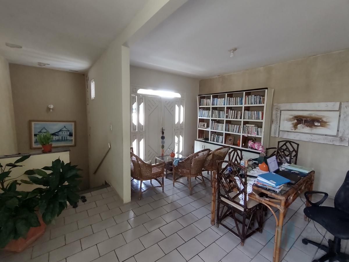 Casa à venda com 4 quartos, 250m² - Foto 3