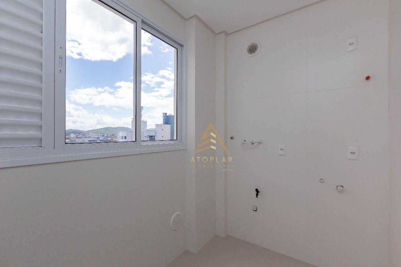 Apartamento à venda com 4 quartos, 150m² - Foto 11