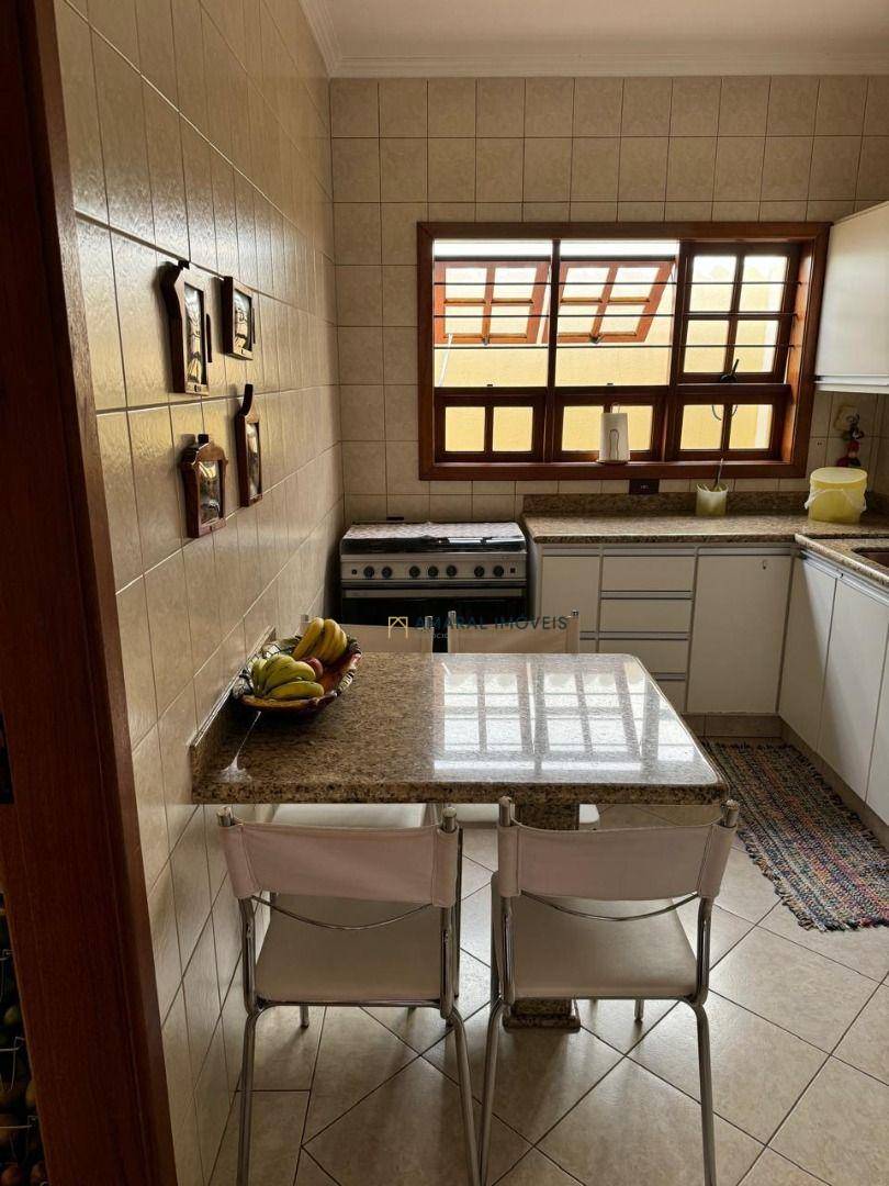 Casa, 3 quartos, 208 m² - Foto 3