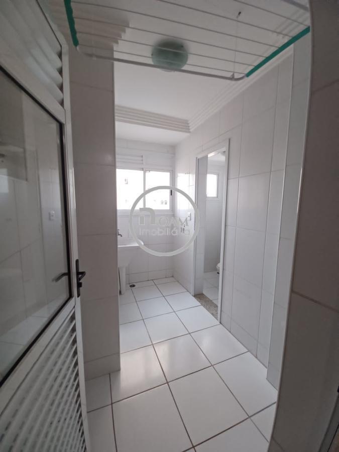 Apartamento para alugar com 3 quartos, 96m² - Foto 13