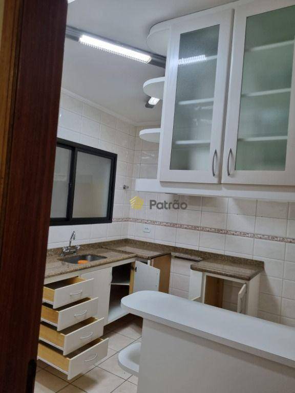 Apartamento à venda e aluguel com 3 quartos, 100m² - Foto 4