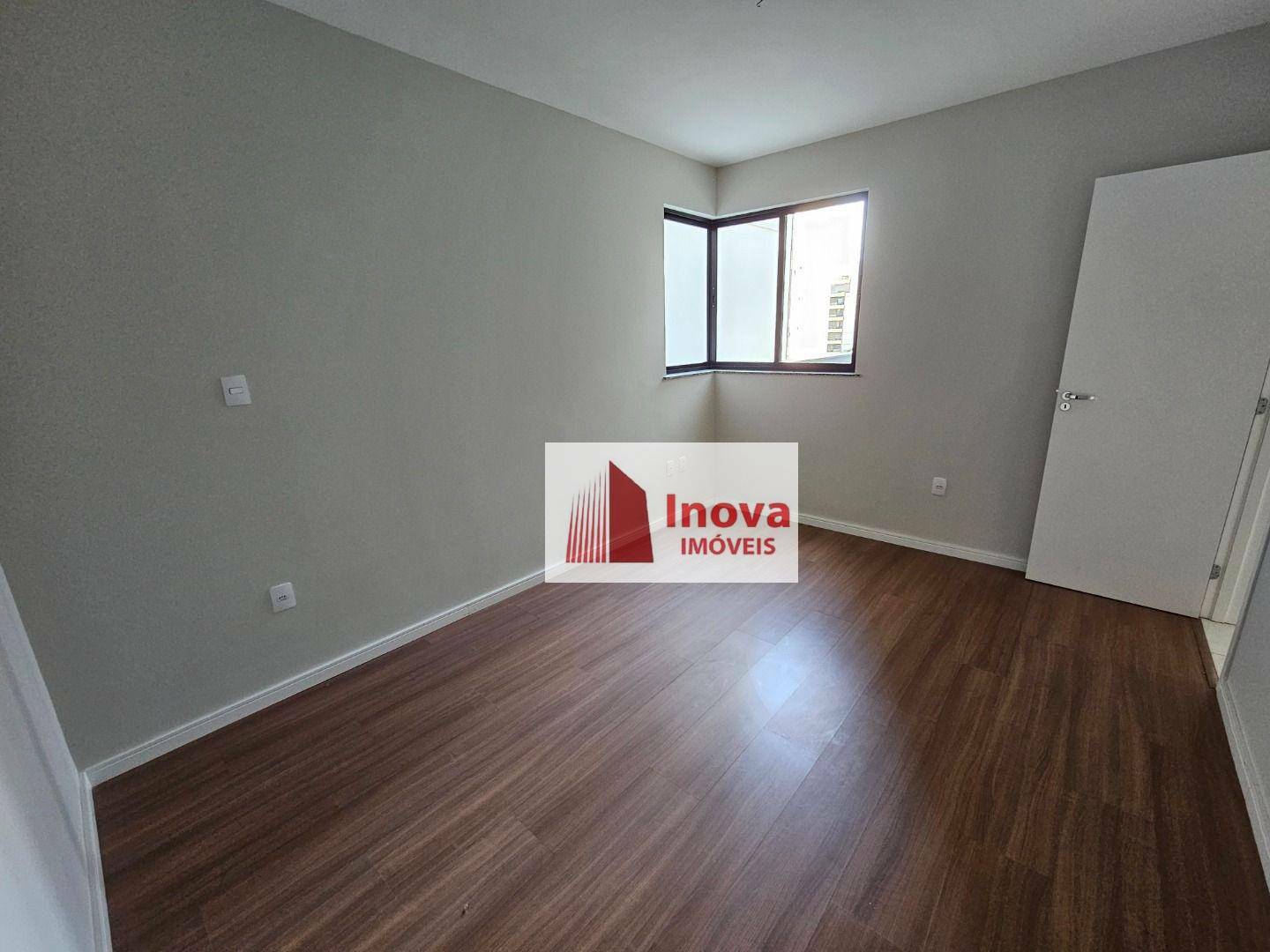 Apartamento à venda com 3 quartos, 170m² - Foto 12