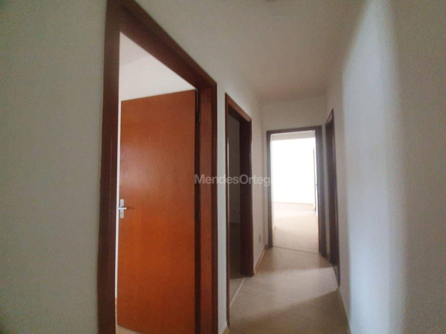 Apartamento para alugar com 3 quartos, 130m² - Foto 13