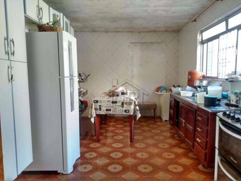 Casa à venda com 4 quartos, 330m² - Foto 16