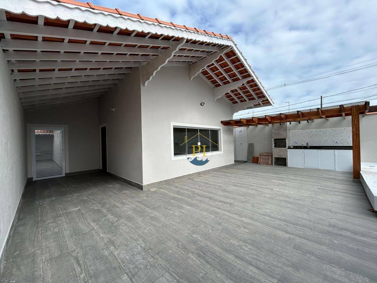 Casa à venda com 3 quartos, 2m² - Foto 1