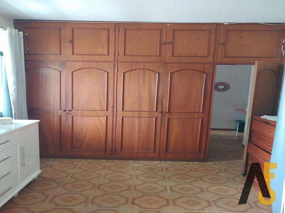 Casa à venda com 5 quartos, 400m² - Foto 18