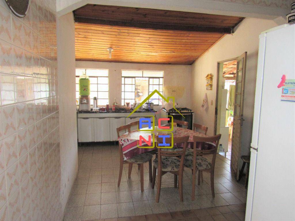 Casa à venda e aluguel com 5 quartos, 160m² - Foto 6