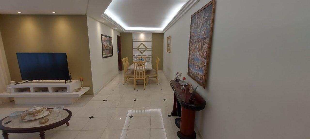 Apartamento à venda com 3 quartos, 130m² - Foto 2