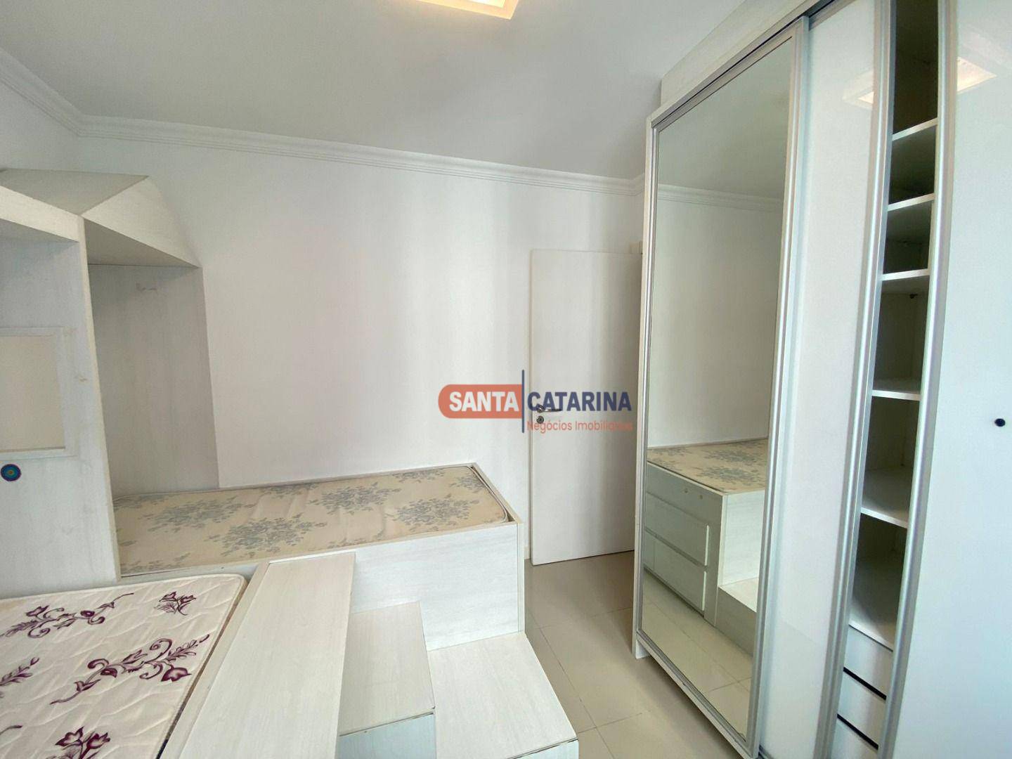 Apartamento para alugar com 3 quartos, 105m² - Foto 14