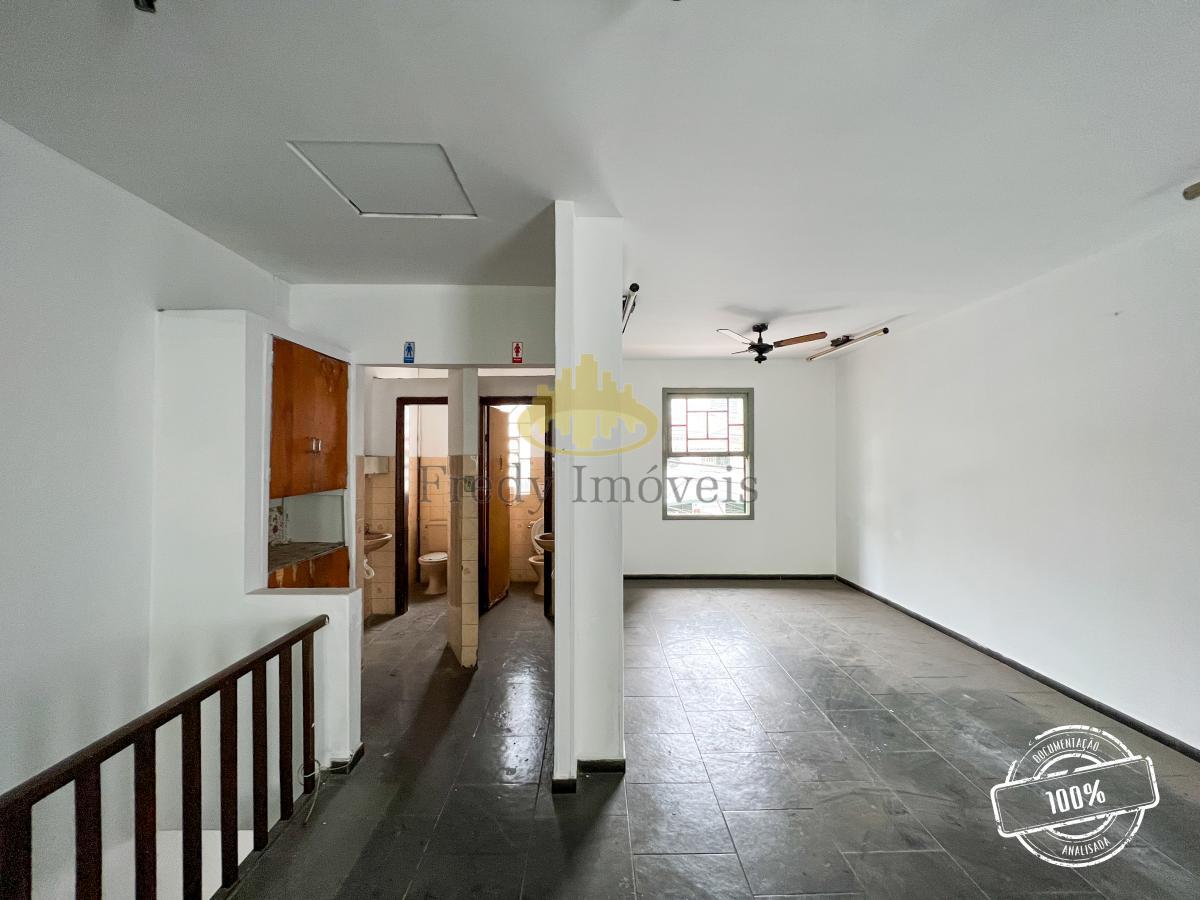 Casa à venda com 2 quartos, 195m² - Foto 4