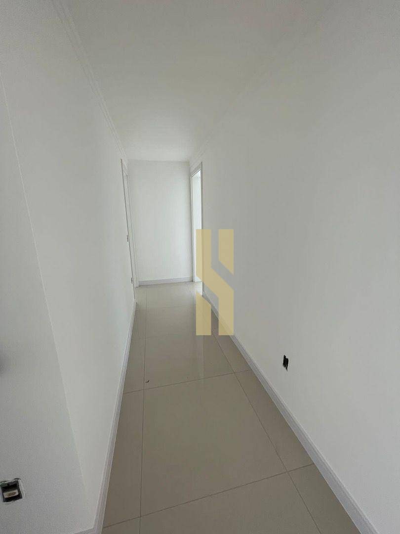 Apartamento à venda com 3 quartos, 218m² - Foto 12