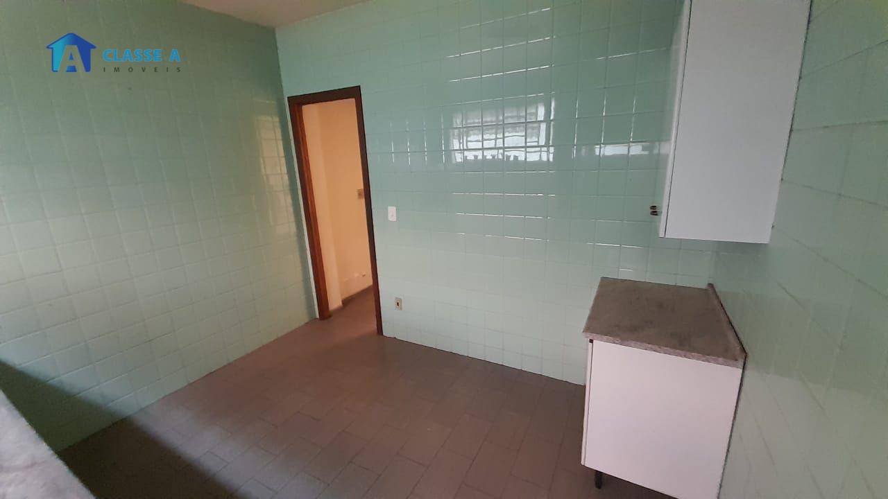 Casa à venda com 3 quartos, 250m² - Foto 12