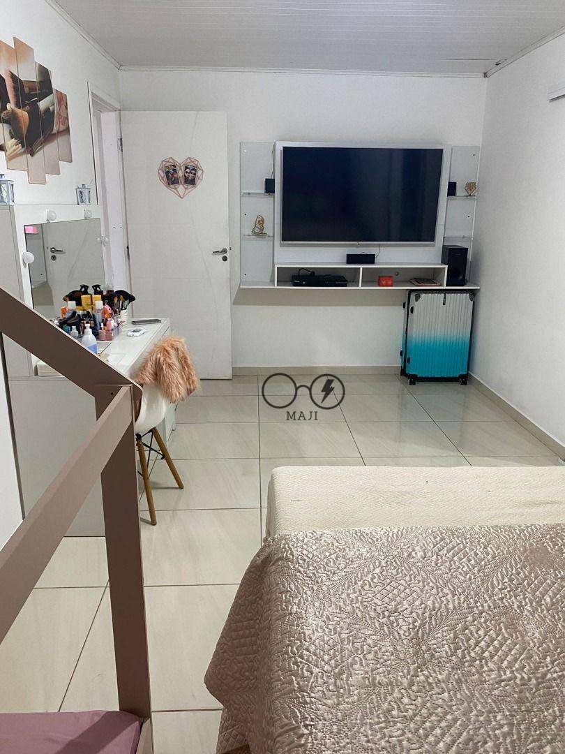 Casa à venda com 6 quartos, 195m² - Foto 10