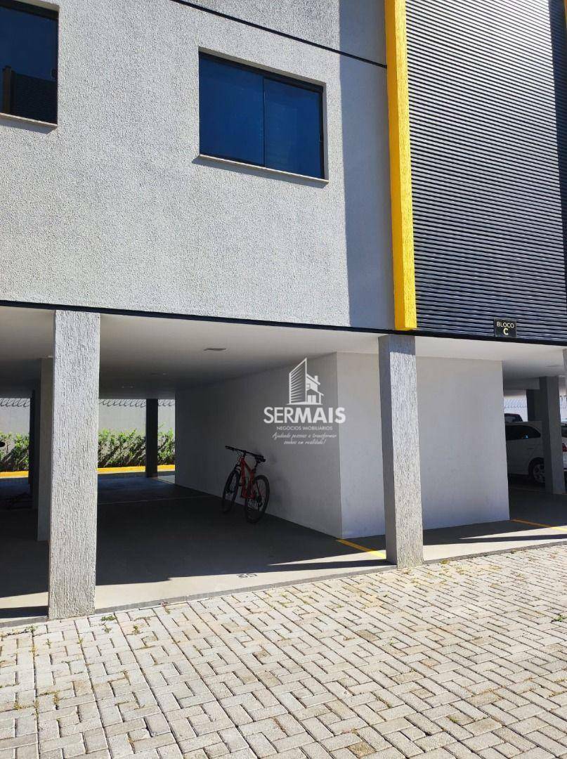 Apartamento à venda com 2 quartos, 66m² - Foto 2