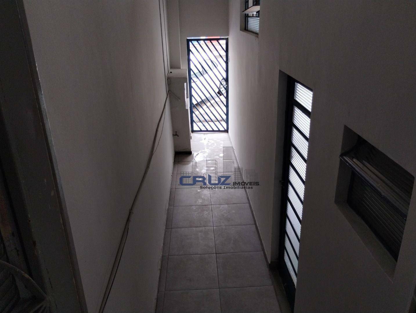 Casa para alugar com 2 quartos, 130m² - Foto 51