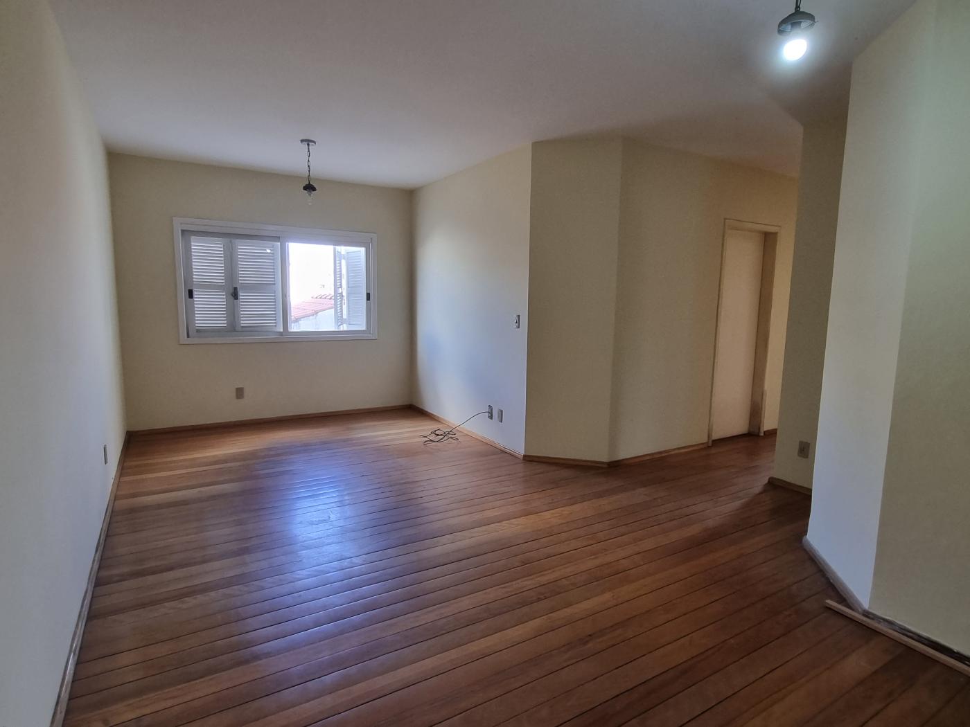 Apartamento à venda com 3 quartos, 87m² - Foto 2