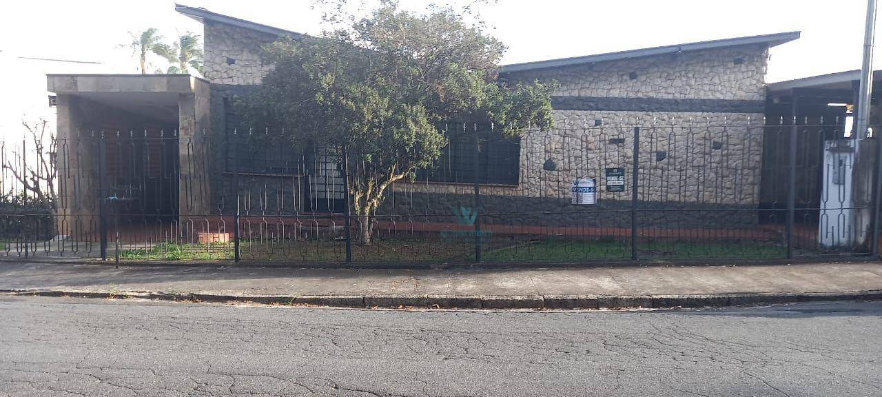 Casa, 4 quartos, 299 m² - Foto 1